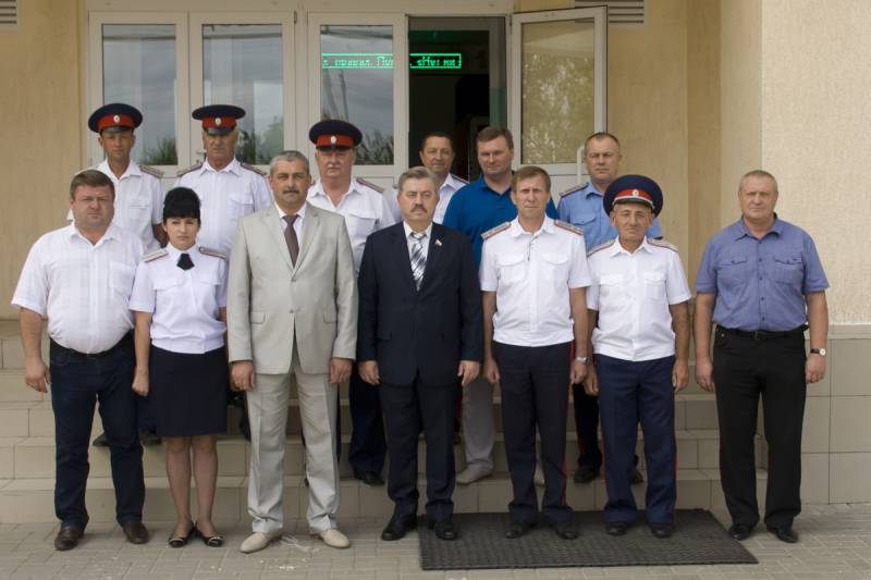 Верховный Атаман СКВРиЗ, казачий генерал Виктор Водолацкий посетил недавно открывшийся Орловский казачий кадетский корпус.