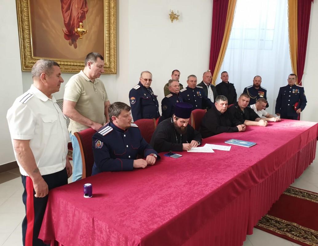 Атаманы трёх станиц Новочеркасского казачьего округа подписали договор о сотрудничестве с СКВРиЗ
