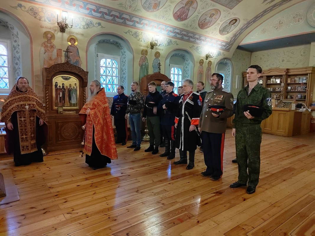 В Нижнем Новгороде казаки СКВРиЗ в соборной молитве помянули своих братьев