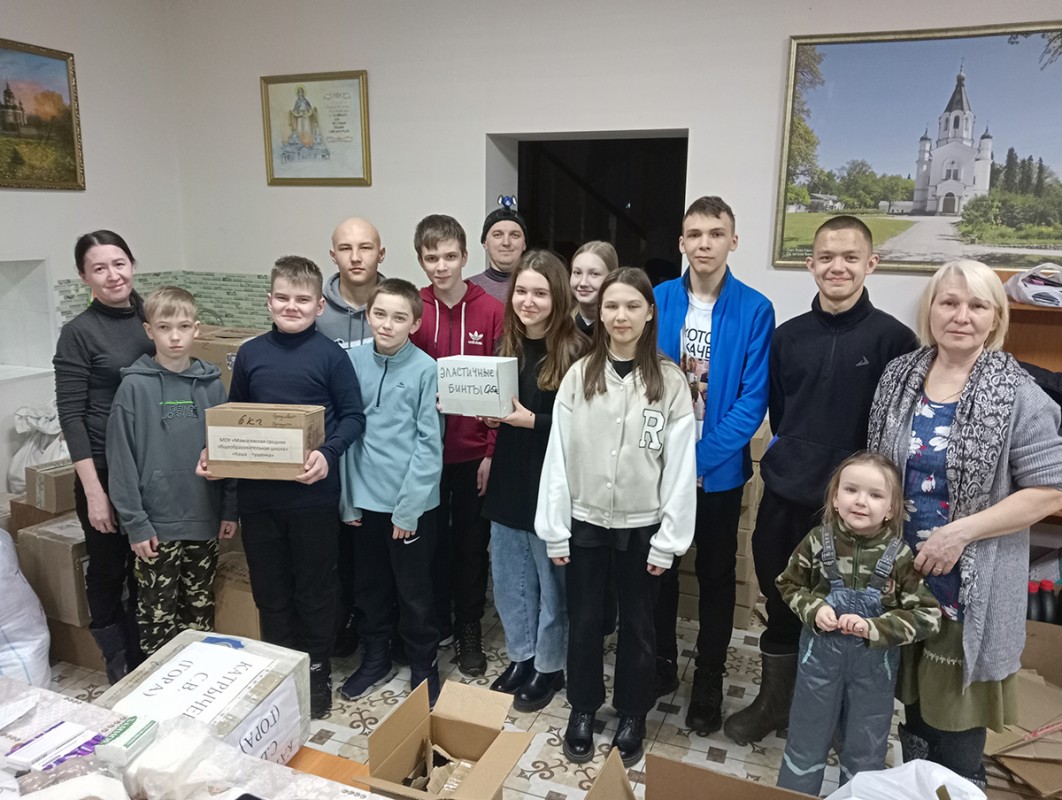 Казаками хутора Покровский доставлена очередная 12-ая гуманитарная помощь в ЛНР.