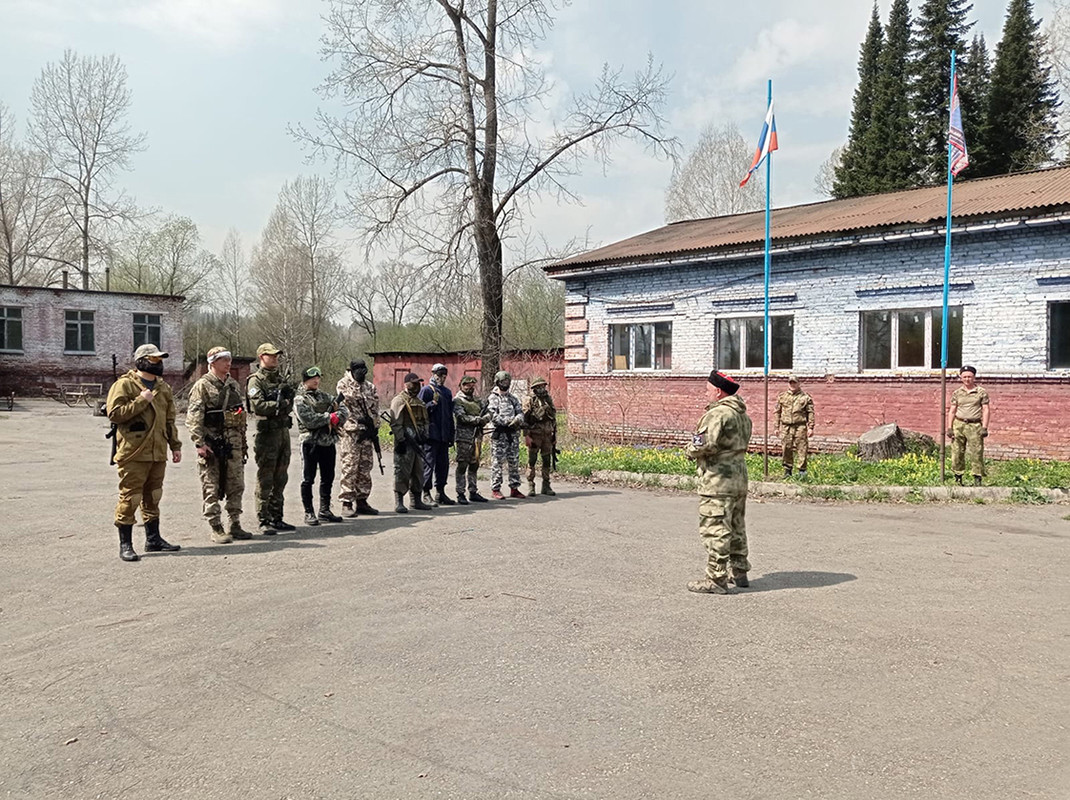 Тактическая тренировка в Казачьем центре боевой подготовки СКВРиЗ в Кузбассе