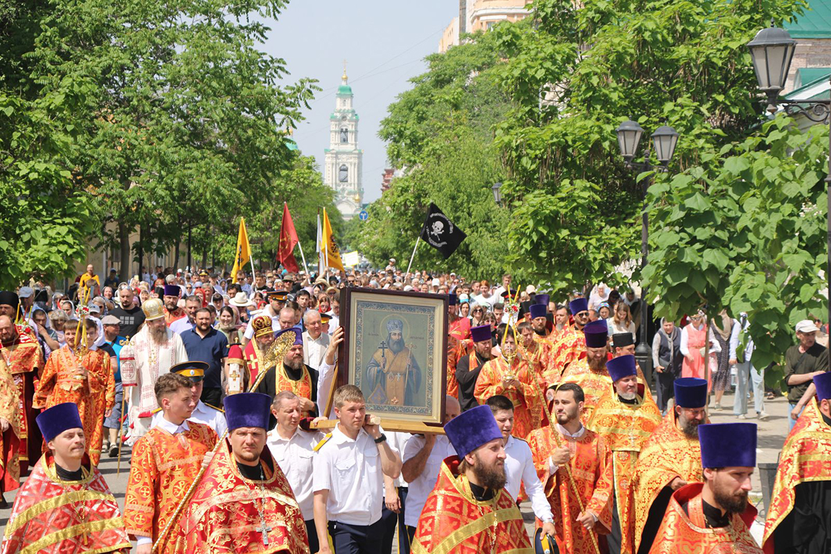 Крестный ход, посвященный Дню отдания праздника Пасхи