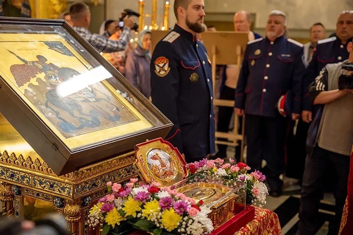 В Магадан доставили ковчег с мощами святого Георгия Победоносца – покровителя воинства