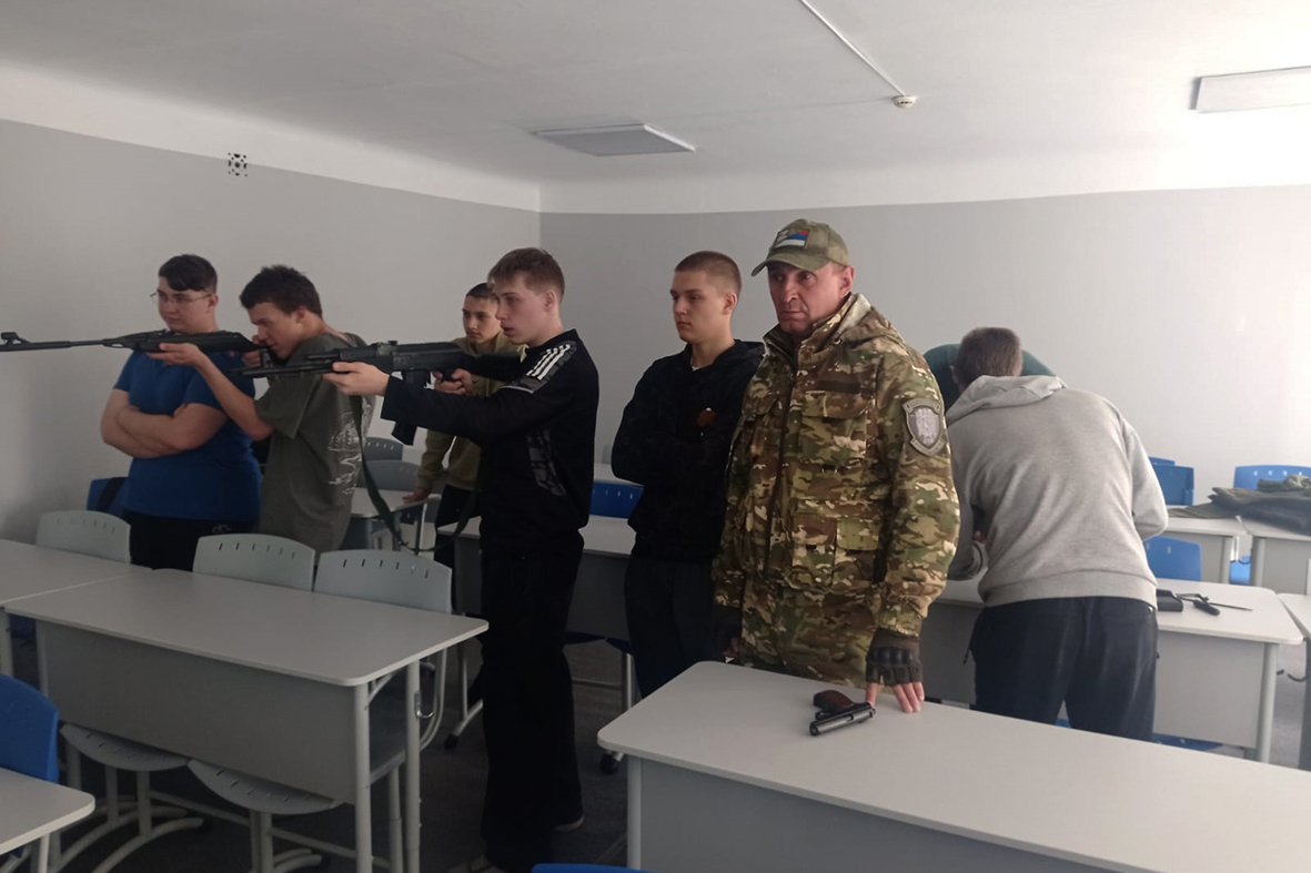 В Кузбассе казаки СКВРиЗ продолжают работу с подростками и молодежью
