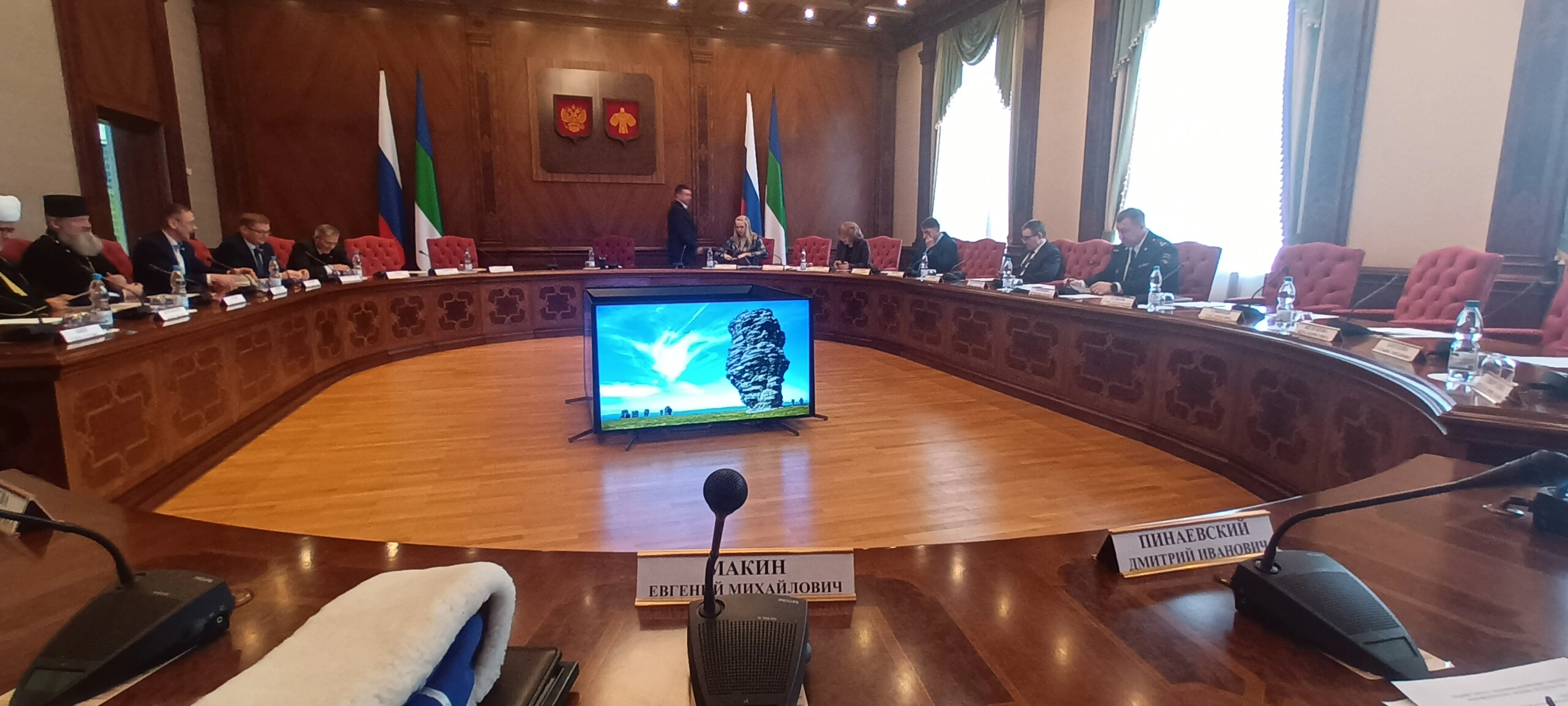 В Сыктывкаре прошло внеплановое заседание Совета по гармонизации межэтнических и межконфессиональных отношений