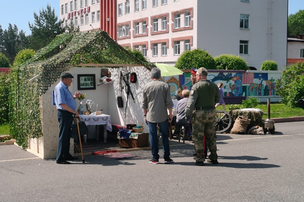 В День защиты детей казаки и казачки дарили праздничное настроение