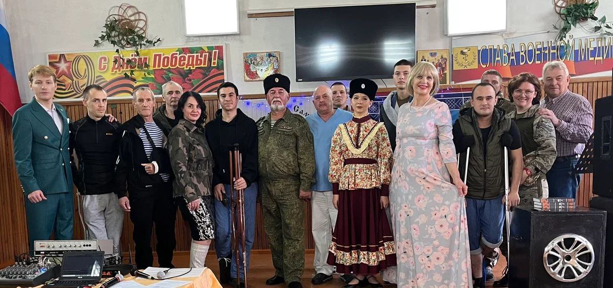 Поём для наших бойцов