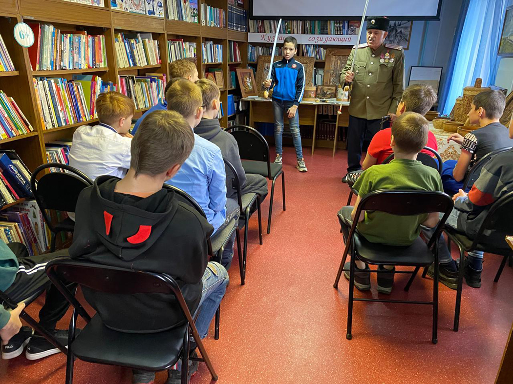 Занятия в Сельской библиотеке