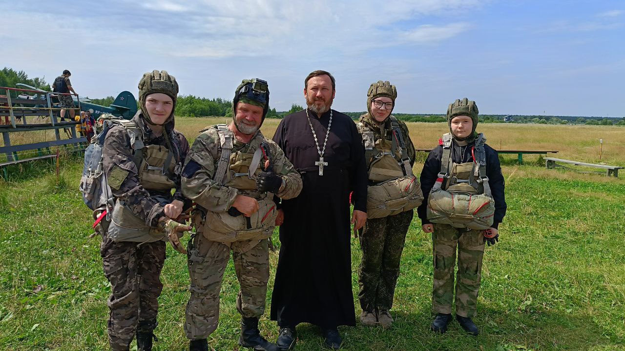 И на земле и в воздухе